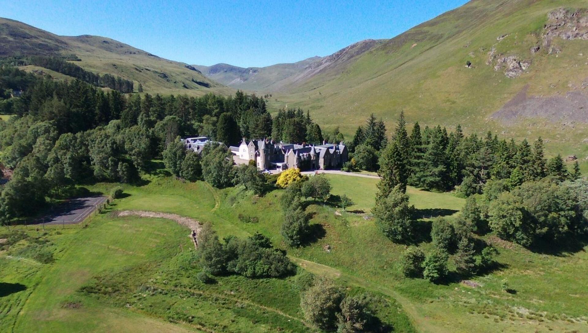 Dalmunzie Castle Hotel Spittal of Glenshee ภายนอก รูปภาพ